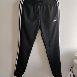 Addidas black pant in medium size